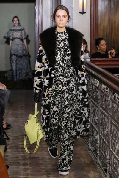 Look 5